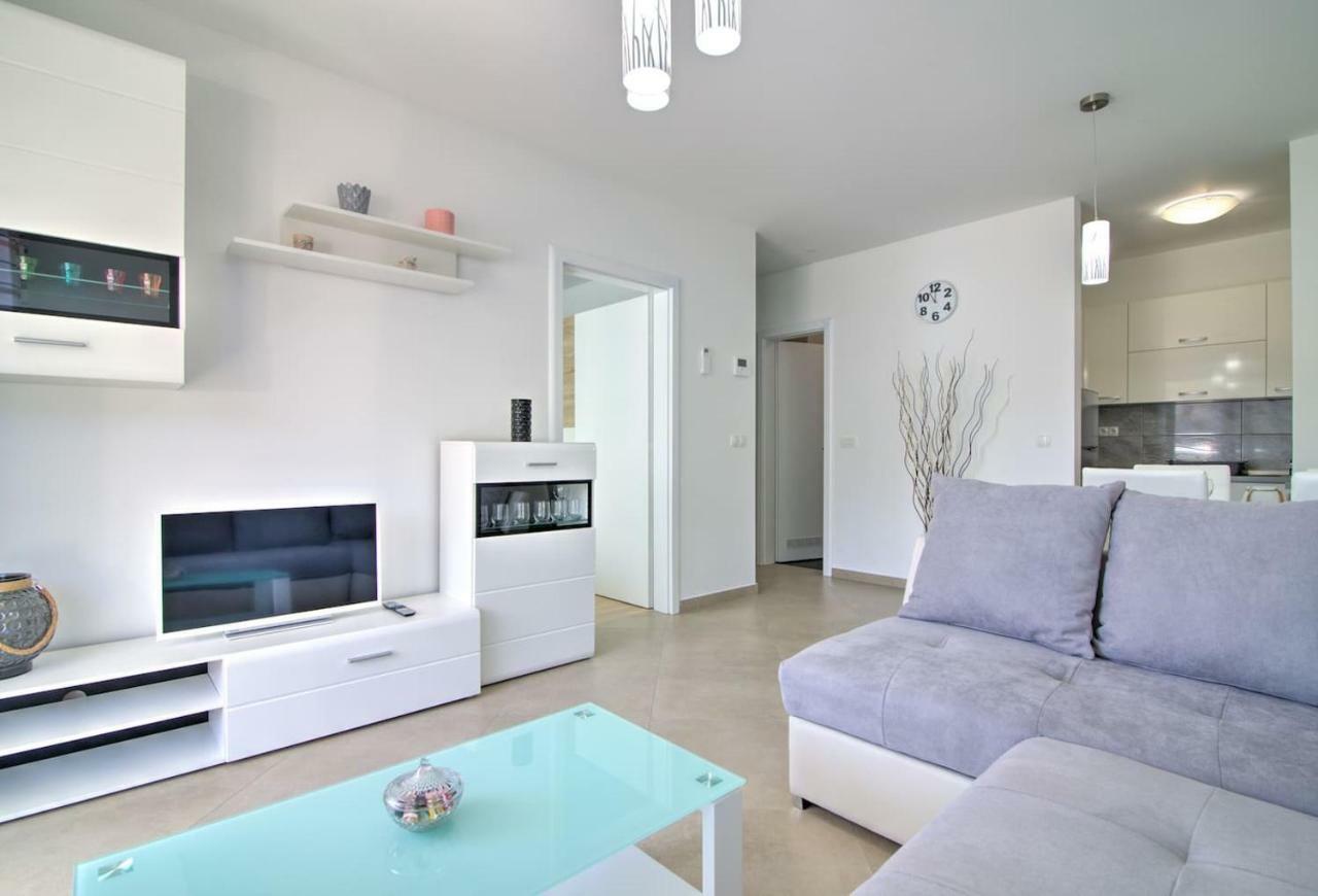 Apartment Waves-Villa Sunce Senj  Exteriör bild